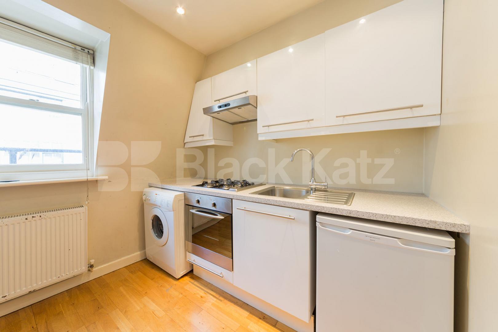 City Location 1 bedroom property with balcony near old street station Westland Place, Old Street